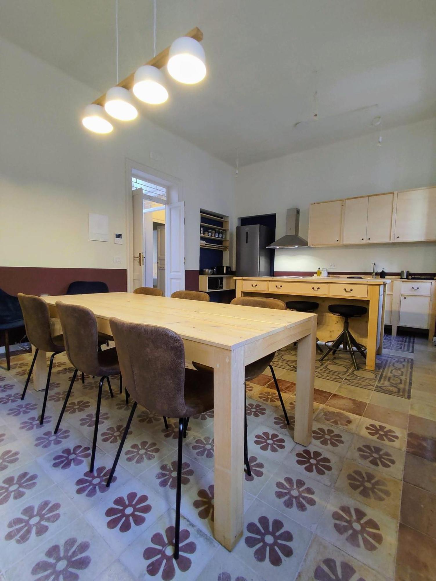 Lostabile Guesthouse & Coworking 巴里 外观 照片